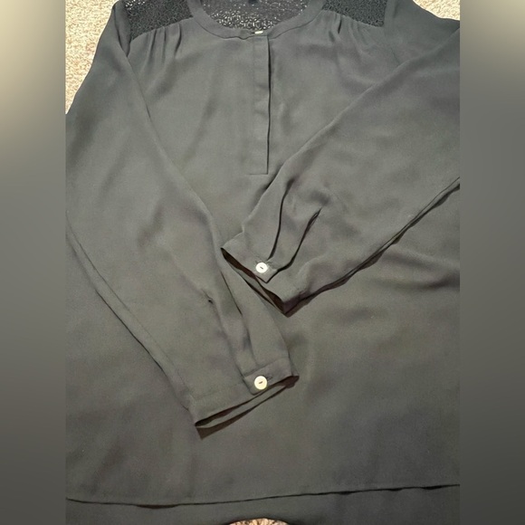 DR2 Black Long Sleeve Blouse Embroidered Accents SZ Small Business Wear - Picture 12 of 12